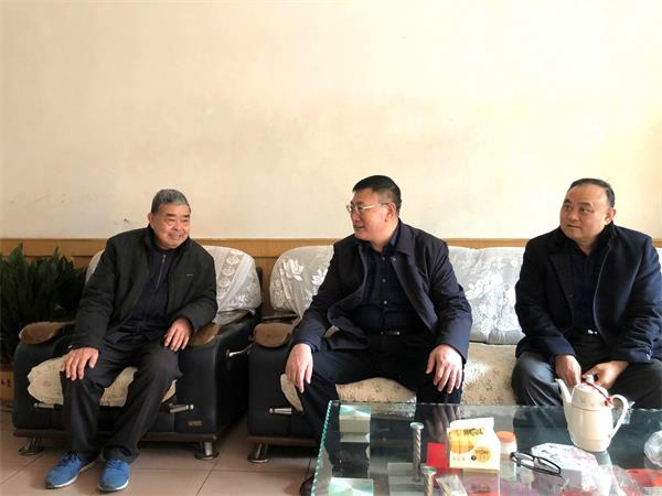 恒源熱力集團慰問(wèn)退休老干部和困難職工